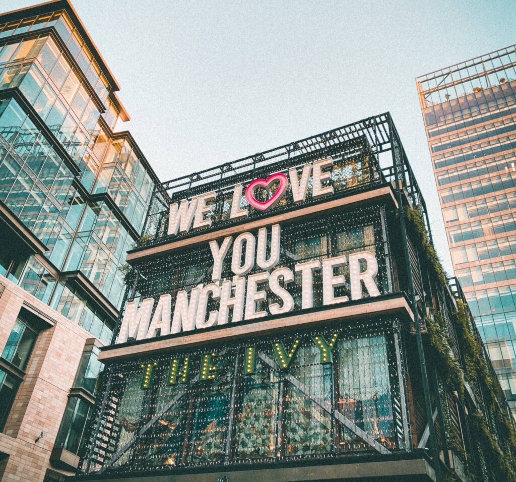 dating in manchester building with romantic message